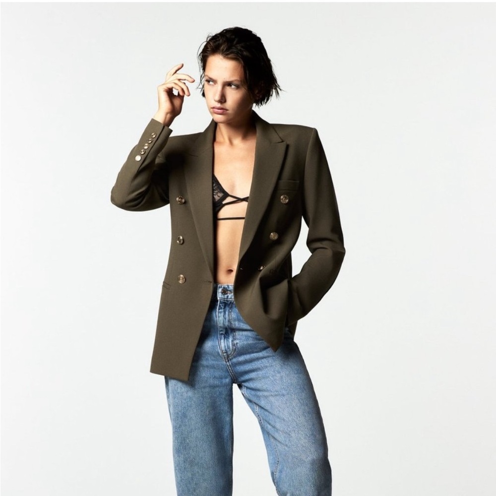 Zara women’s tailored blazer with buttons, olive green small